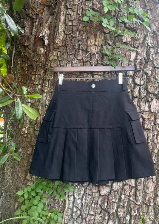 Black Ruffle Cargo Skirt (M/L)