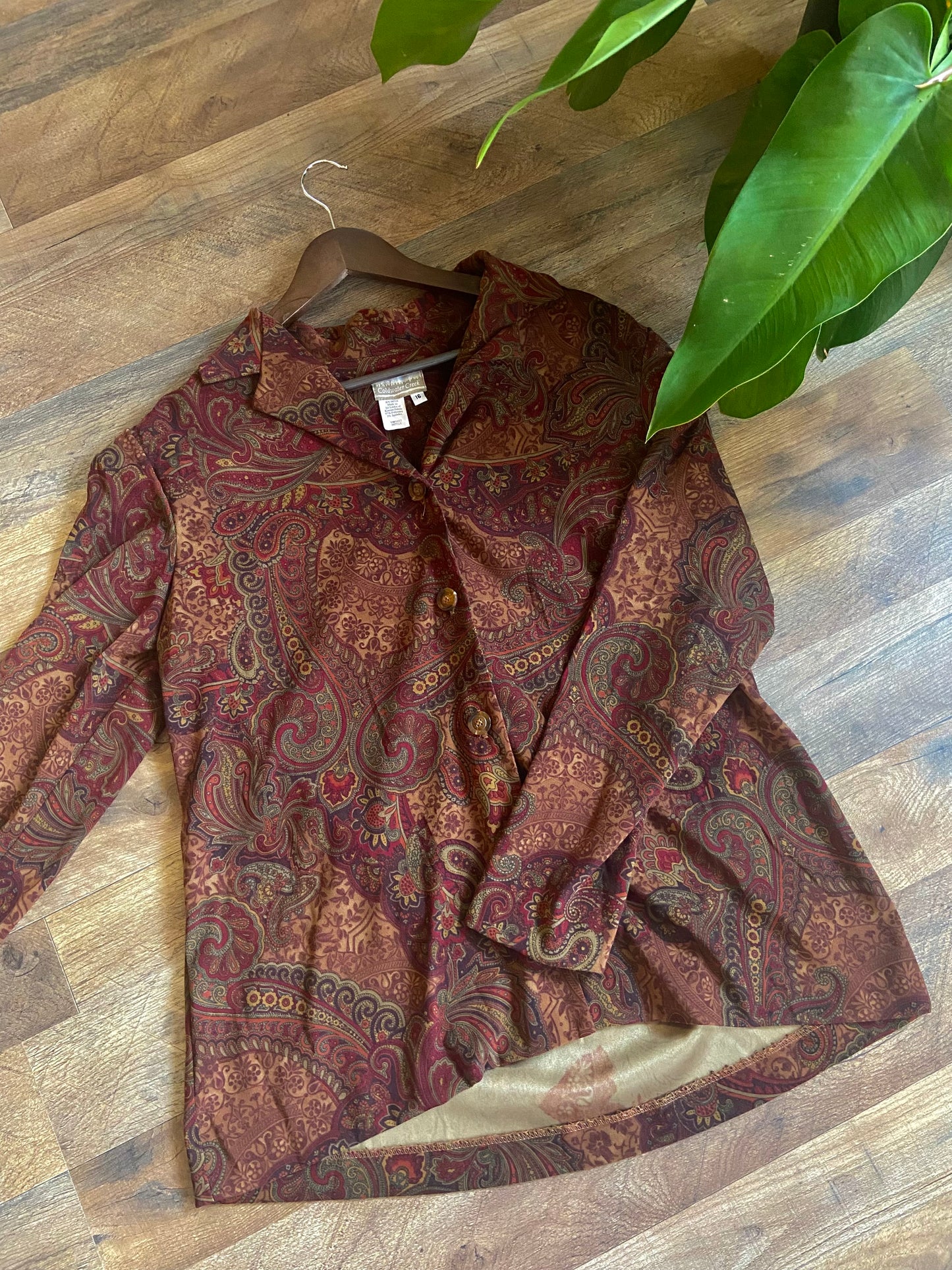 EARTHY PAISLEY BUTTON DOWN (SIZE LARGE)