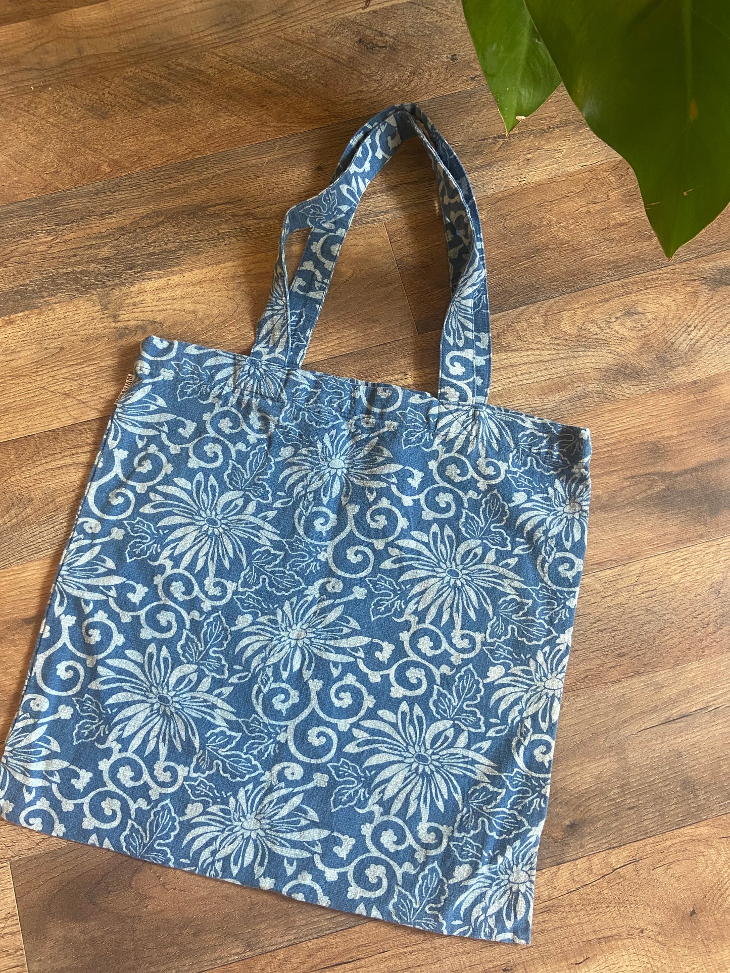 DENIM FLORAL TOTE BAG