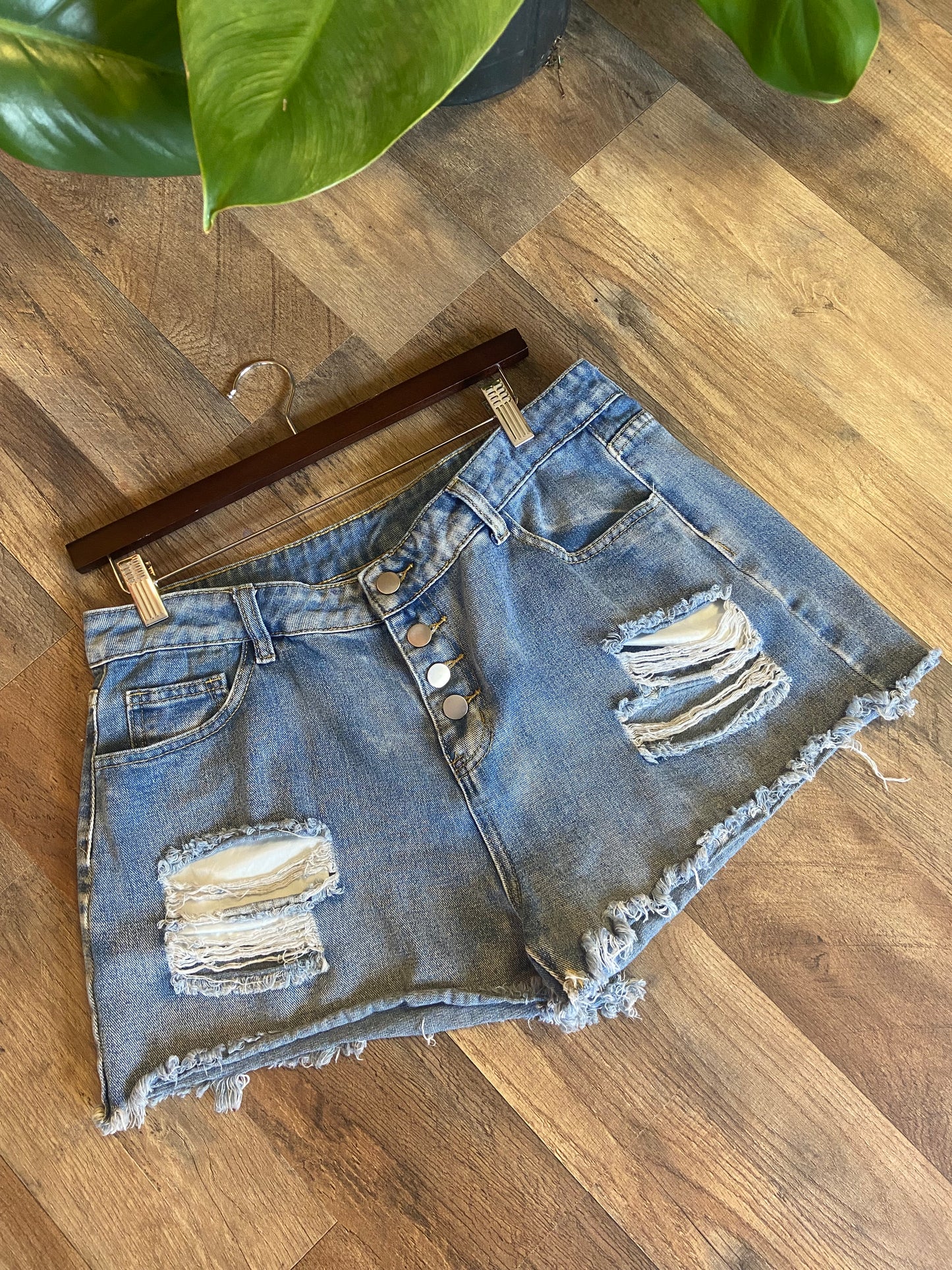 DENIM SHORTS (LARGE)